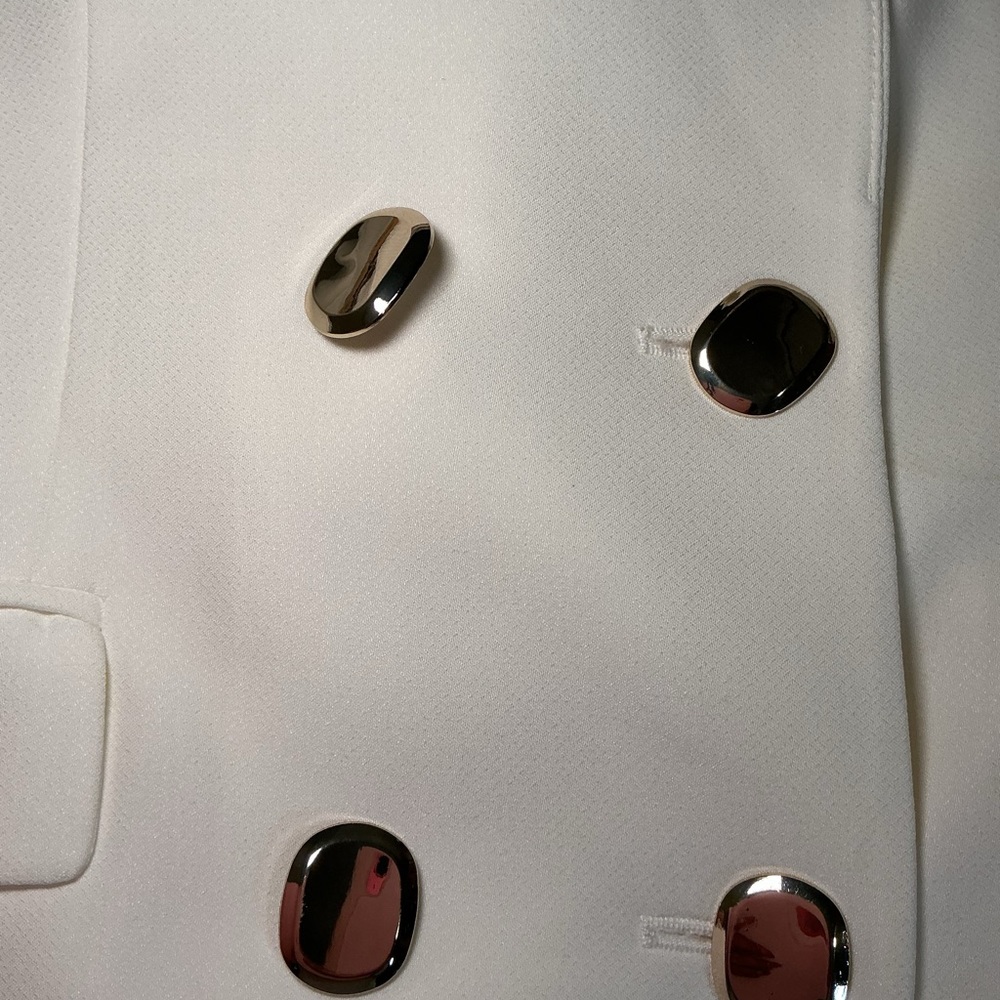 Zara Elegant White Double-Breasted Women's Coat - Picture 6 of 8